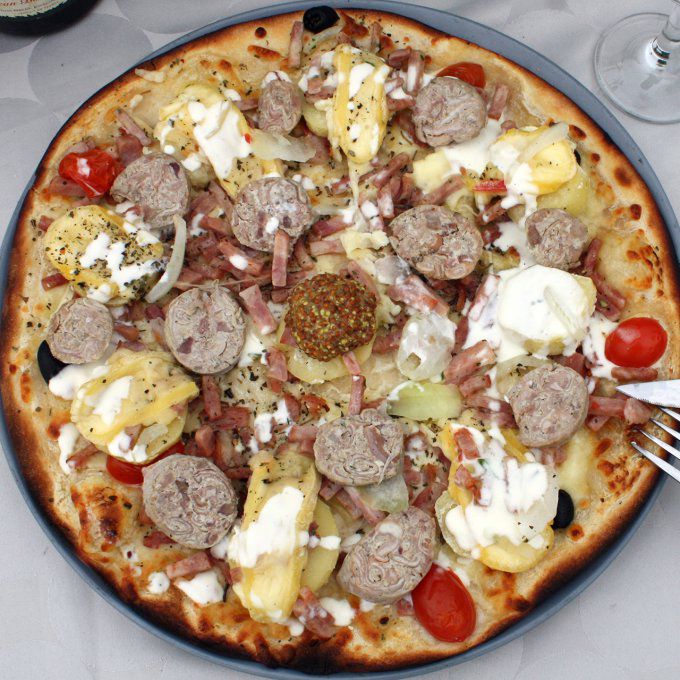 Pizza Lyonnaise