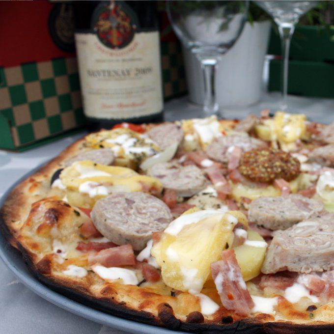 Pizza Lyonnaise