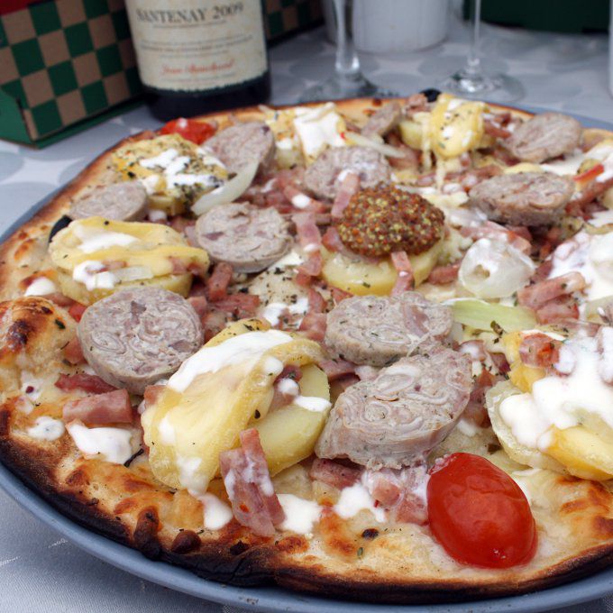 Pizza Lyonnaise