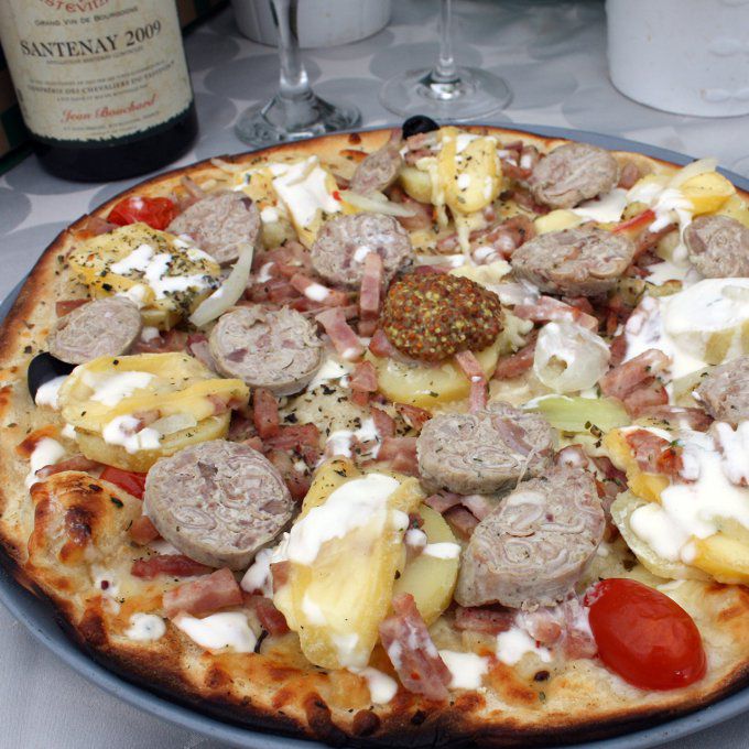 Pizza Lyonnaise